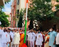 Bandi hoists national flag at BJP office