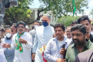Owaisi campaigns in Gulbarga