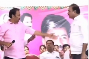 Chaos Unleashed: BRS Leaders Clash Onstage Prior to KTR's Secunderabad Address